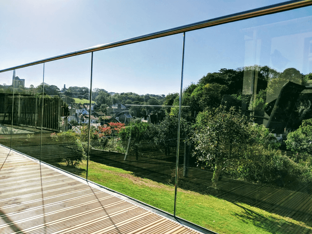 Per Metre Silver Round Handrail